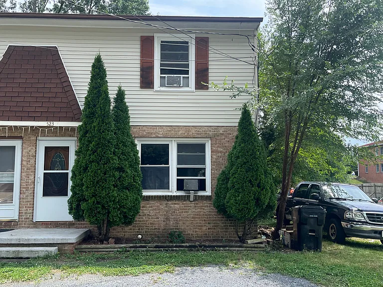 523 Monticello St — Photo 1