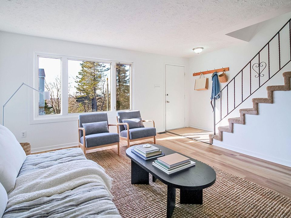 1st image of 36 Regal Rd