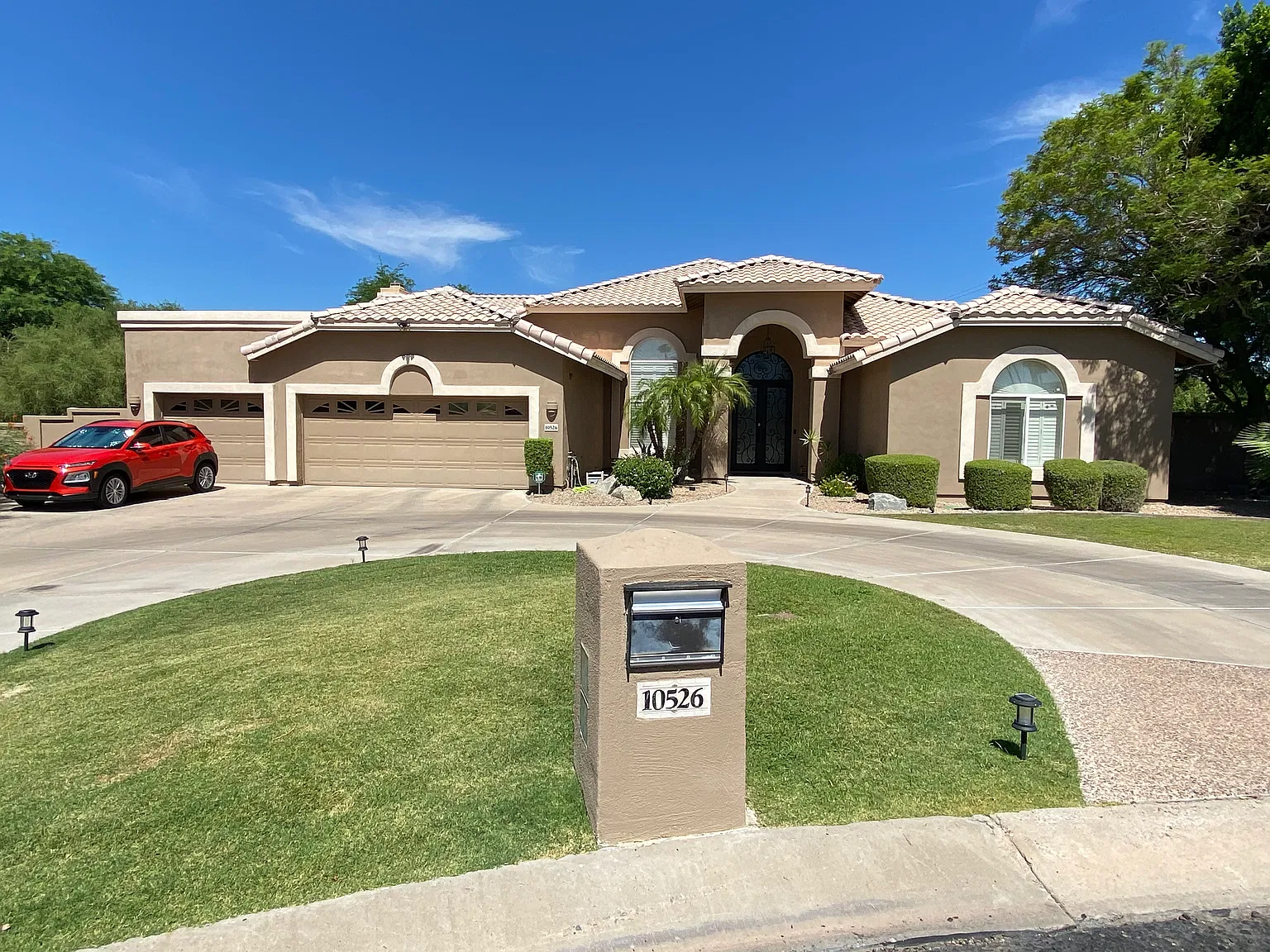 5 bed, 3.5 bath, 4013 sqft, $6,700 — Photo 1