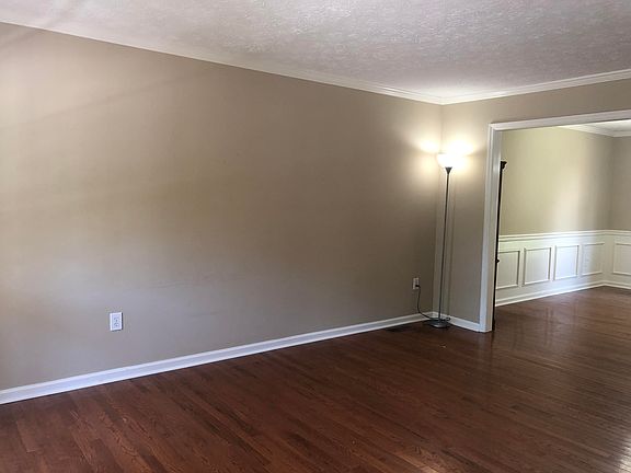 3rd image of 7047 Sage Ln