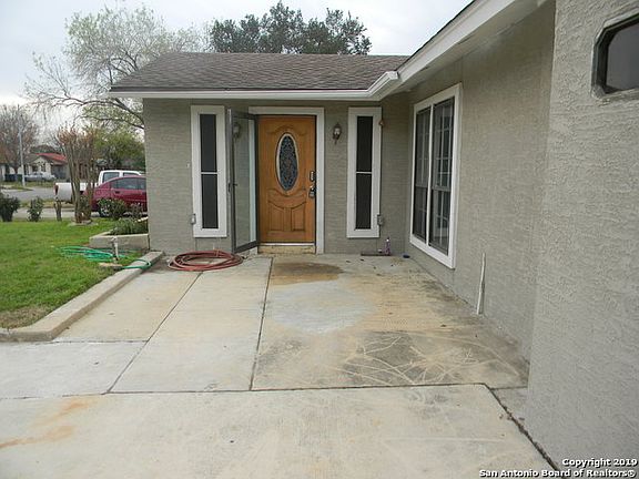 3rd image of 6106 Lockend St