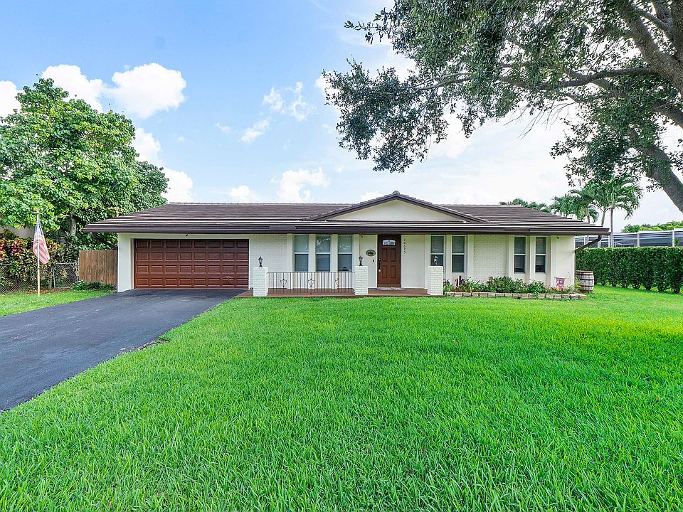 1st image of 10625 NW 37th Street