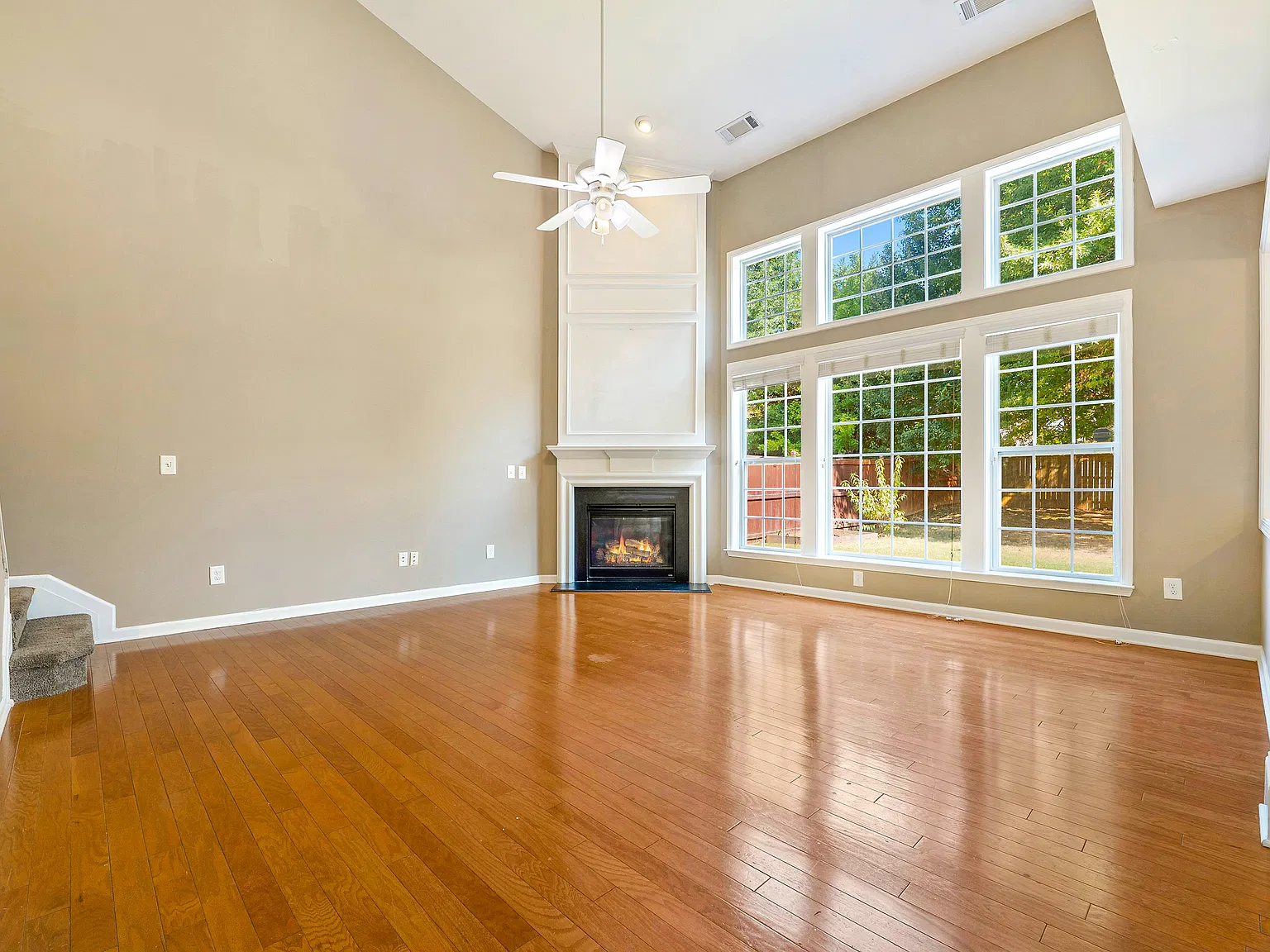 3 bed, 2092 sqft, $2,100 — Photo 4