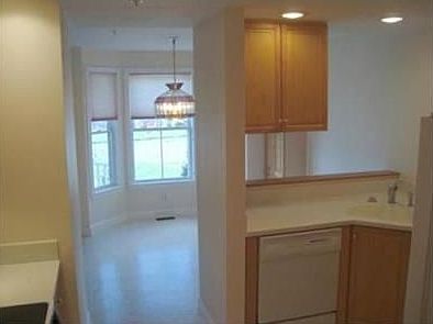 3rd image of 99 Westminster Dr
