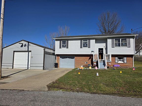 2nd image of 17 Hampton Dr