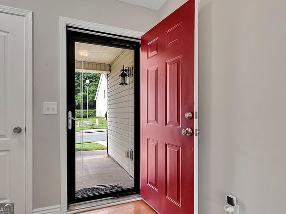 5th image of 233 Fox Creek Blvd