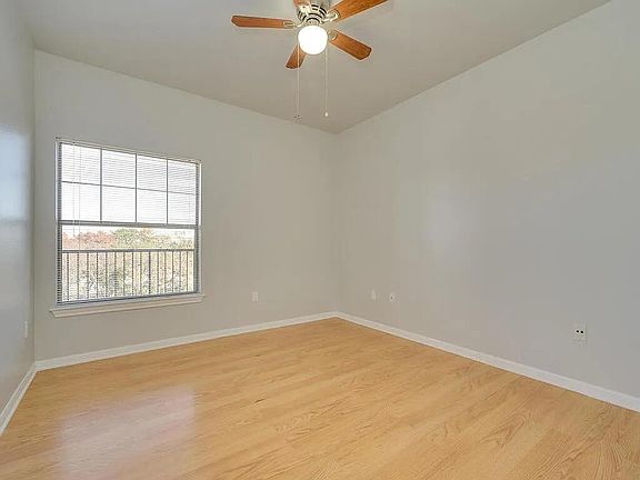 3rd image of 2320 Gracy Farms Ln APT 932