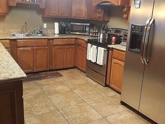 4th image of 3827 Burr Dr