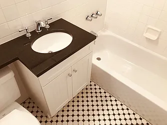 Rented by Metropolis Real Estate of Manhattan