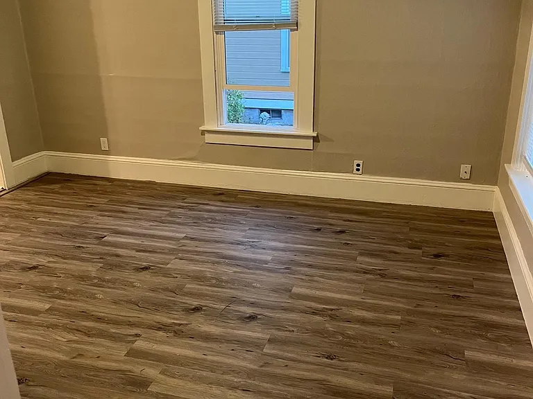 504 N Anderson St — Photo 6