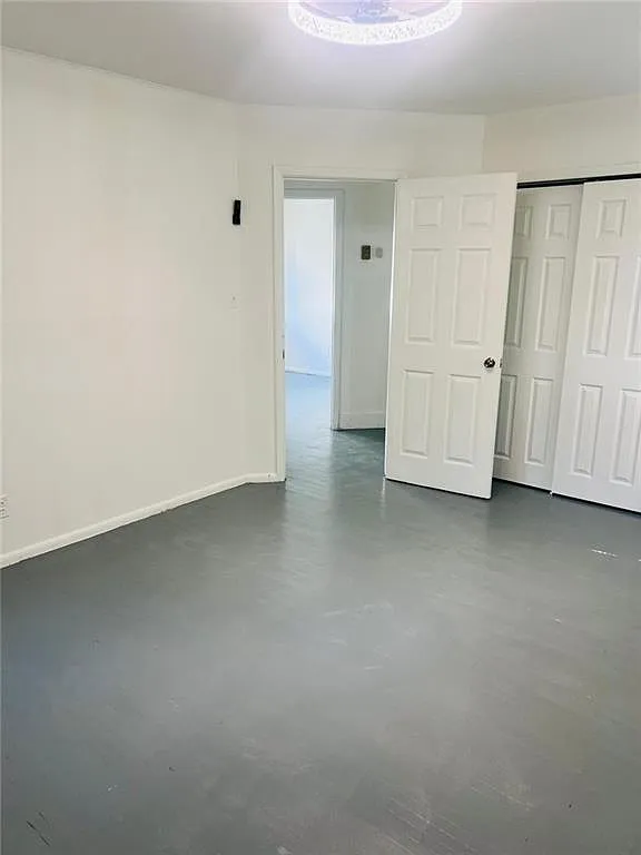 4 bed, 1.0 bath, 2277 sqft, $4,100 — Photo 2