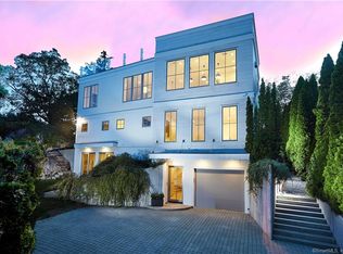 206 Hillspoint Rd, Westport, CT 06880