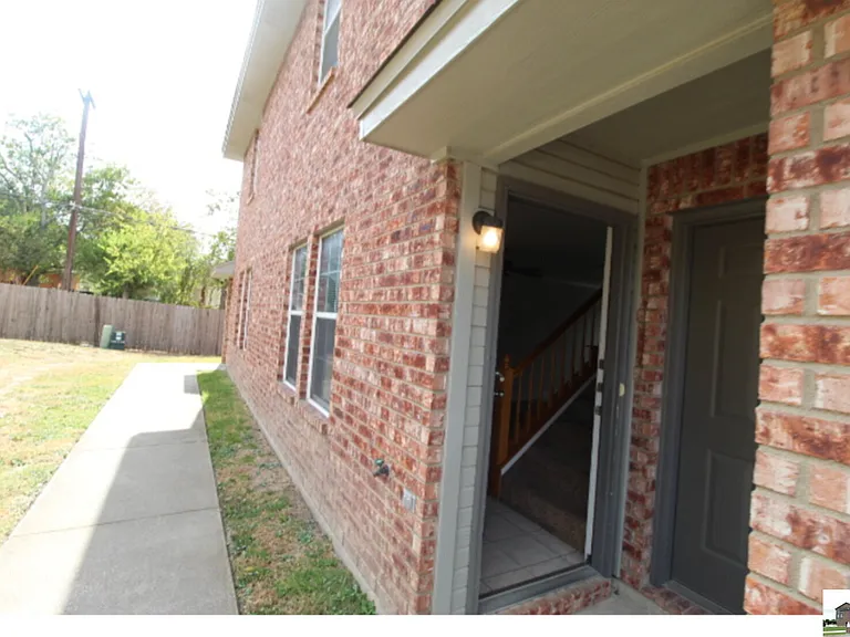 402 Bowden Ave #B — Photo 3