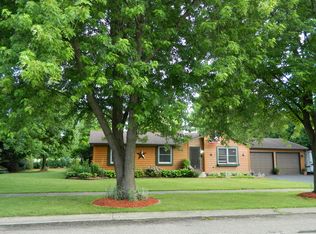 101 W Amie Ave, Hinckley, IL 60520