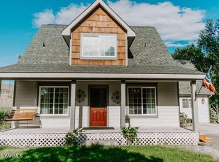 201 1/2 W 4th St, Naches, WA 98937