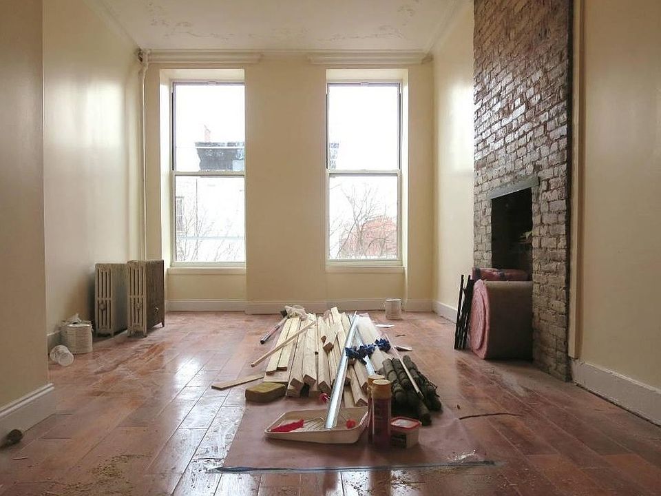 2nd image of 120 Tompkins Ave