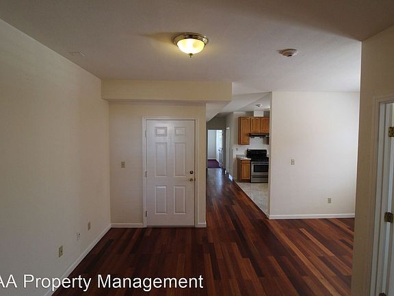 2nd image of 721 Main St