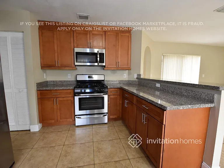 14671 SW 156th Ave — Photo 7