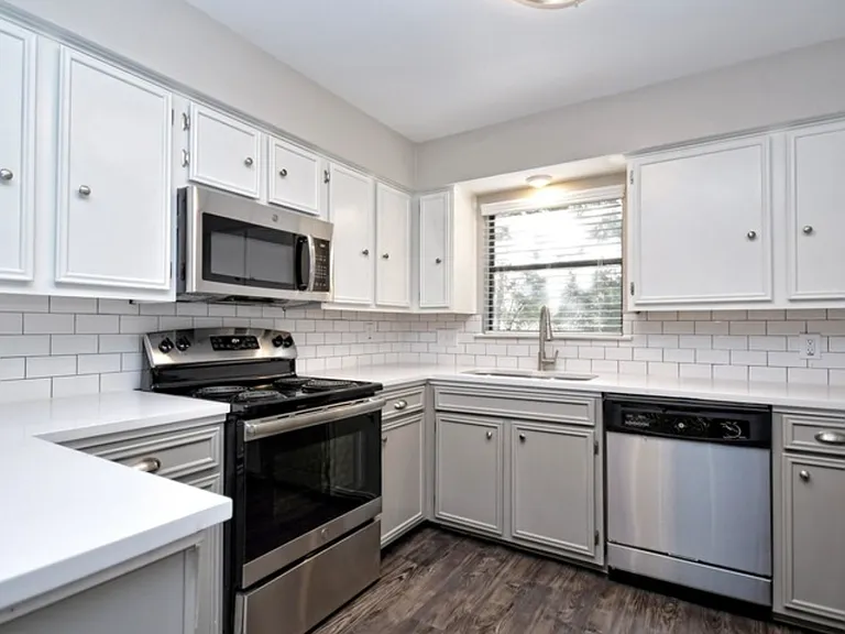 6102 Hill Forest Dr — Photo 3