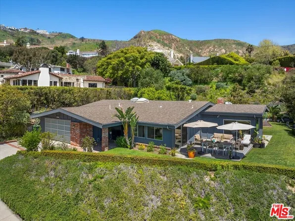 16633 Bienveneda Pl, Pacific Palisades, CA 90272