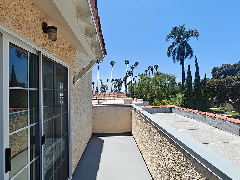 234 Roswell Ave — Photo 29