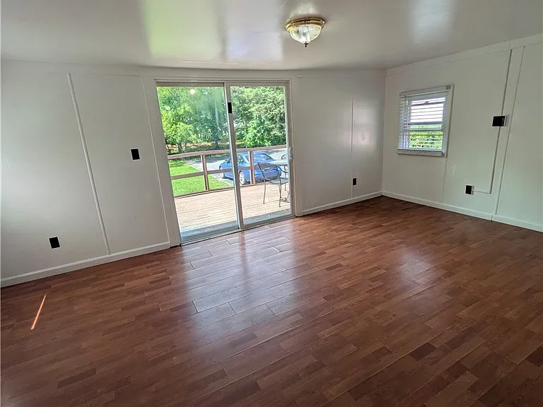 49 N Jefferson St — Photo 2