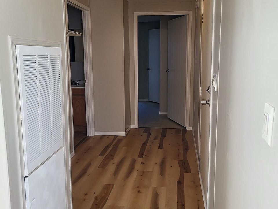 Hall/ laundry area