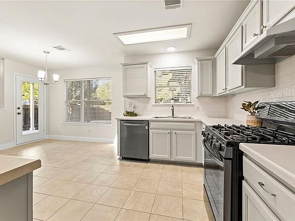 4th image of 8326 Osborne Dr