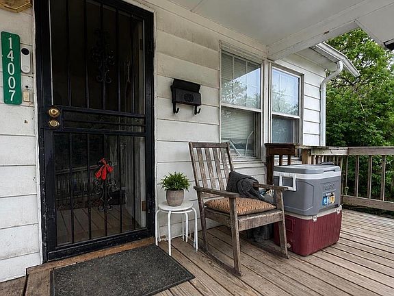 4th image of 14007 Heyden St