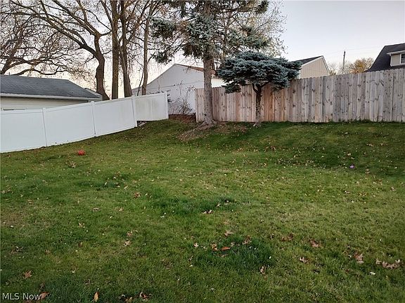 3rd image of 7756 Fern Dr