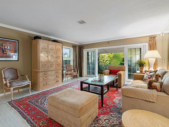 5th image of 1037 Del Harbour Dr #8