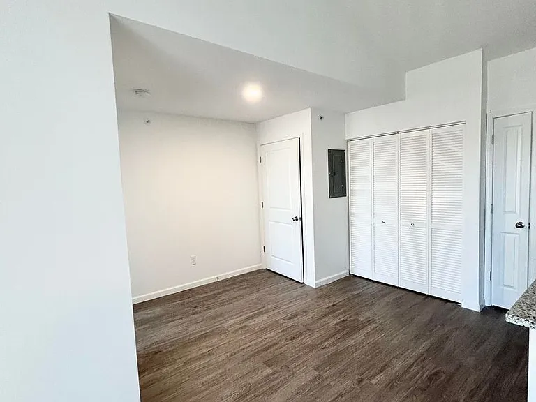 Sagamore Winds Apartments — Photo 40