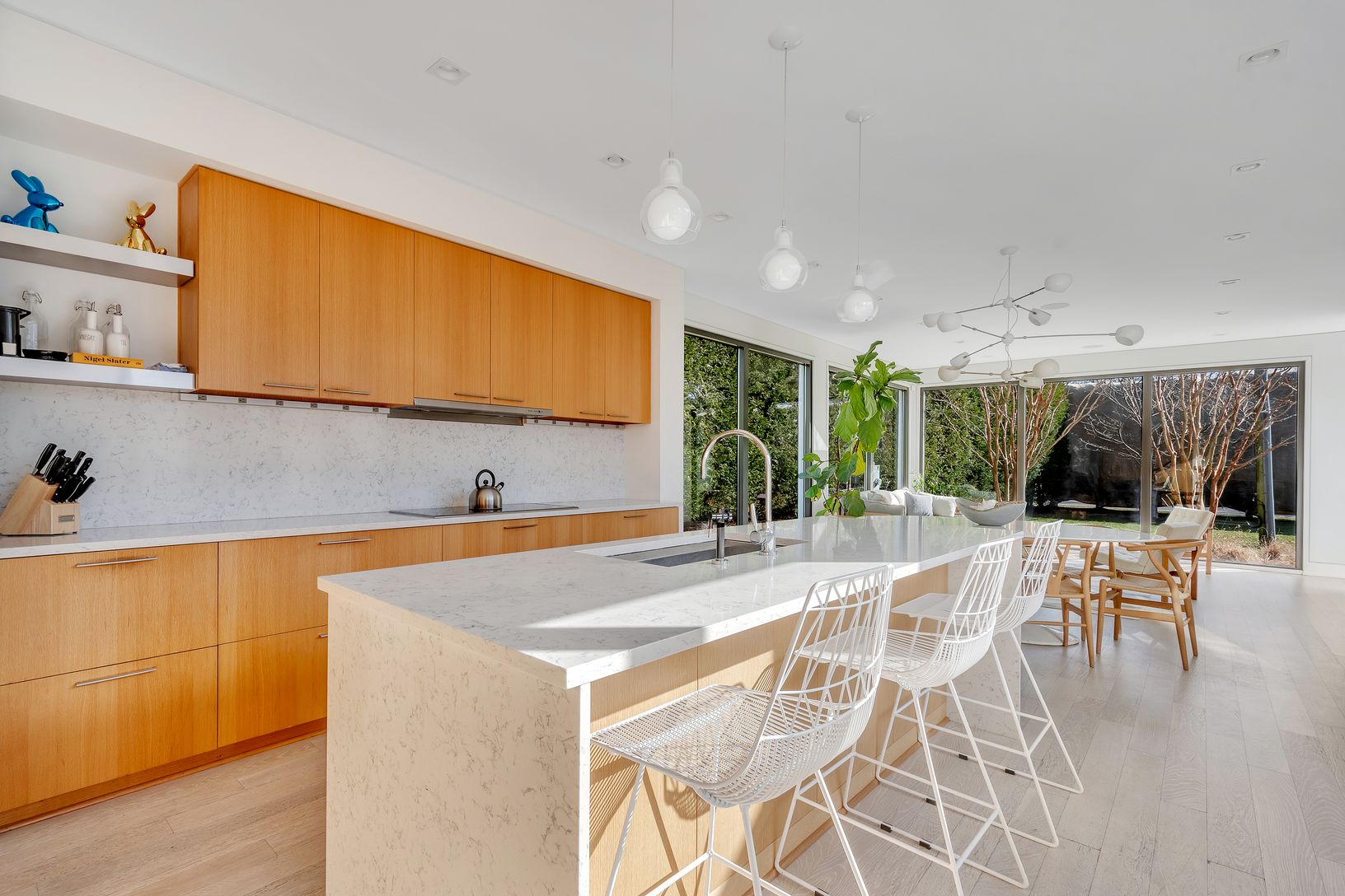  Kitchen with Large Center Island 