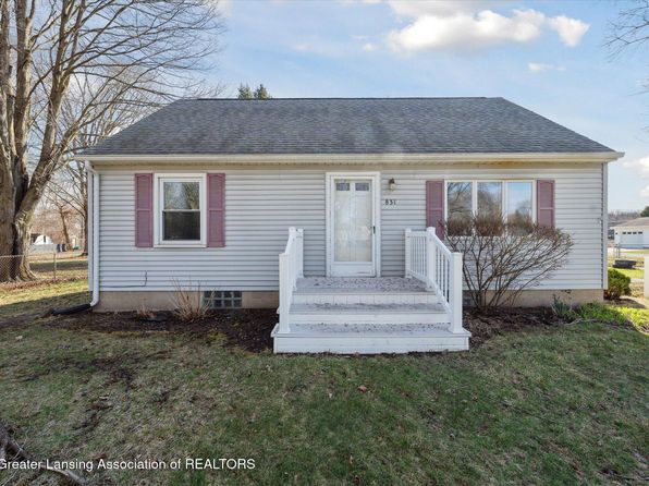 831 Jackson St, Eaton Rapids, MI 48827