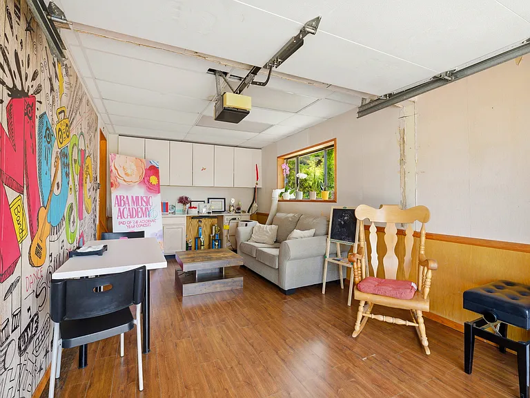 24668 Ebelden Ave — Photo 36