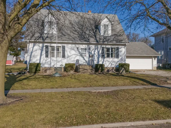 111 W Jeffery St, Cullom, IL 60929