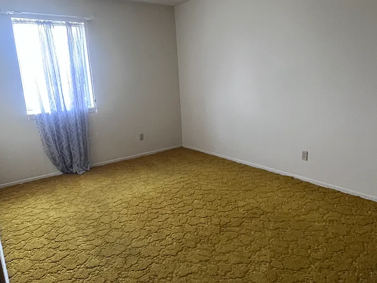 613 Hawthorne St #202 — Photo 5