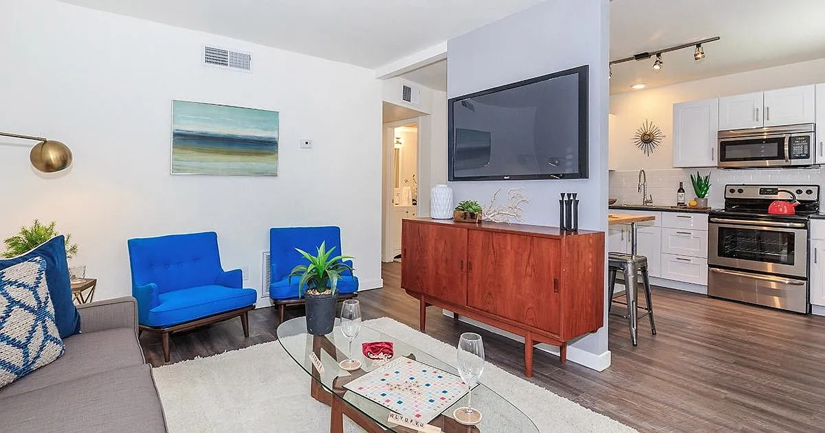 2 bed, 950 sqft, $1,595 — Photo 4