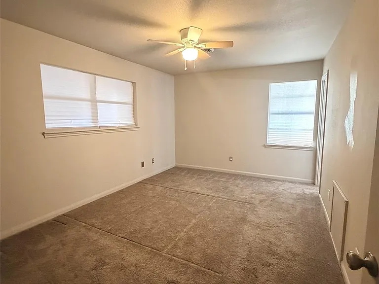 7603 Grape St — Photo 20