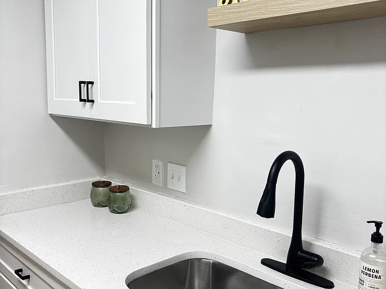 Brookhaven Apartments — Photo 1