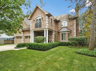 931 Queens Ln, Glenview, IL 60025