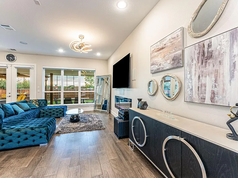 4013 Ivanhoe Ln — Photo 38