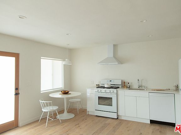 4th image of 3363 N Andrita St #3
