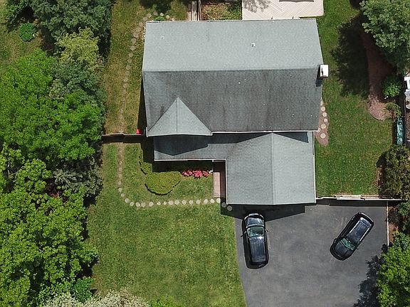 2nd image of 40 Lincoln Ave