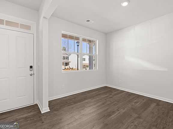 3rd image of 3042 Manor Hill Pl