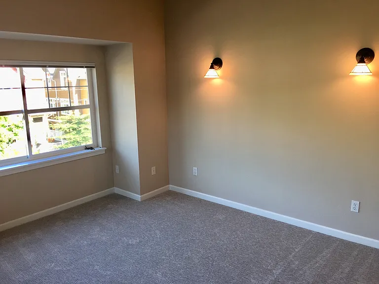 6521B 24th Ave NE — Photo 9