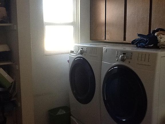 3rd image of 1825 Wildwood Ln SW
