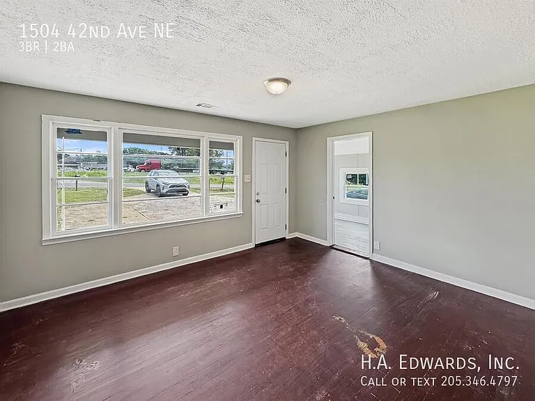 1504 42nd Ave NE — Photo 15
