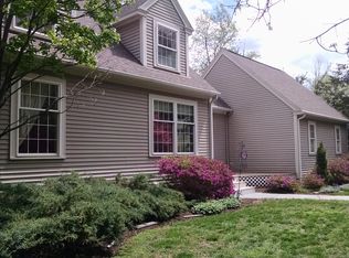 44 Lilac Ln, Amherst, MA 01002