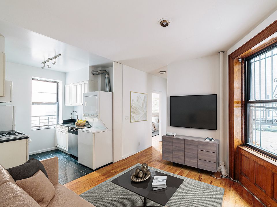 1st image of 2 Bank St APT 1